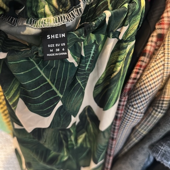 SHEIN white/green palm leaf print halter neck elastic waistband jumpsuit size 6 - Picture 2 of 3